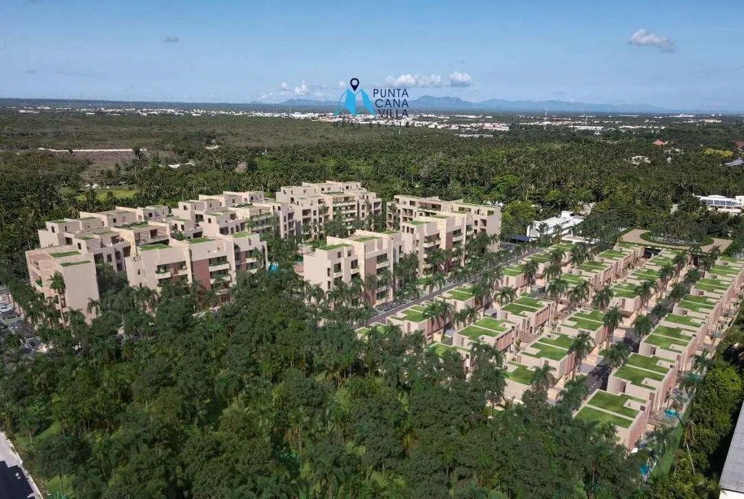 For sale in Punta Cana, two bedroom townhouse in Bavaro ()