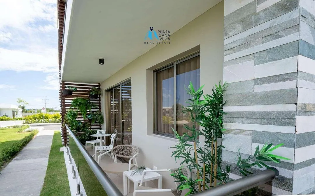 Punta Cana condos for sale, three bedroom condo in Bavaro with common swimming pool, Velero at Punta Cana () Punta Cana condos for sale, three bedroom condo in Bavaro with common swimming pool, Velero at Punta Cana ()