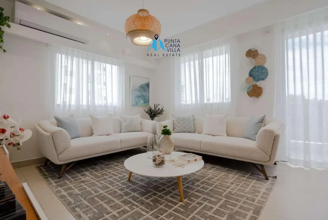 Punta Cana condos for sale, three bedroom condo in Bavaro with common swimming pool, Velero at Punta Cana ()