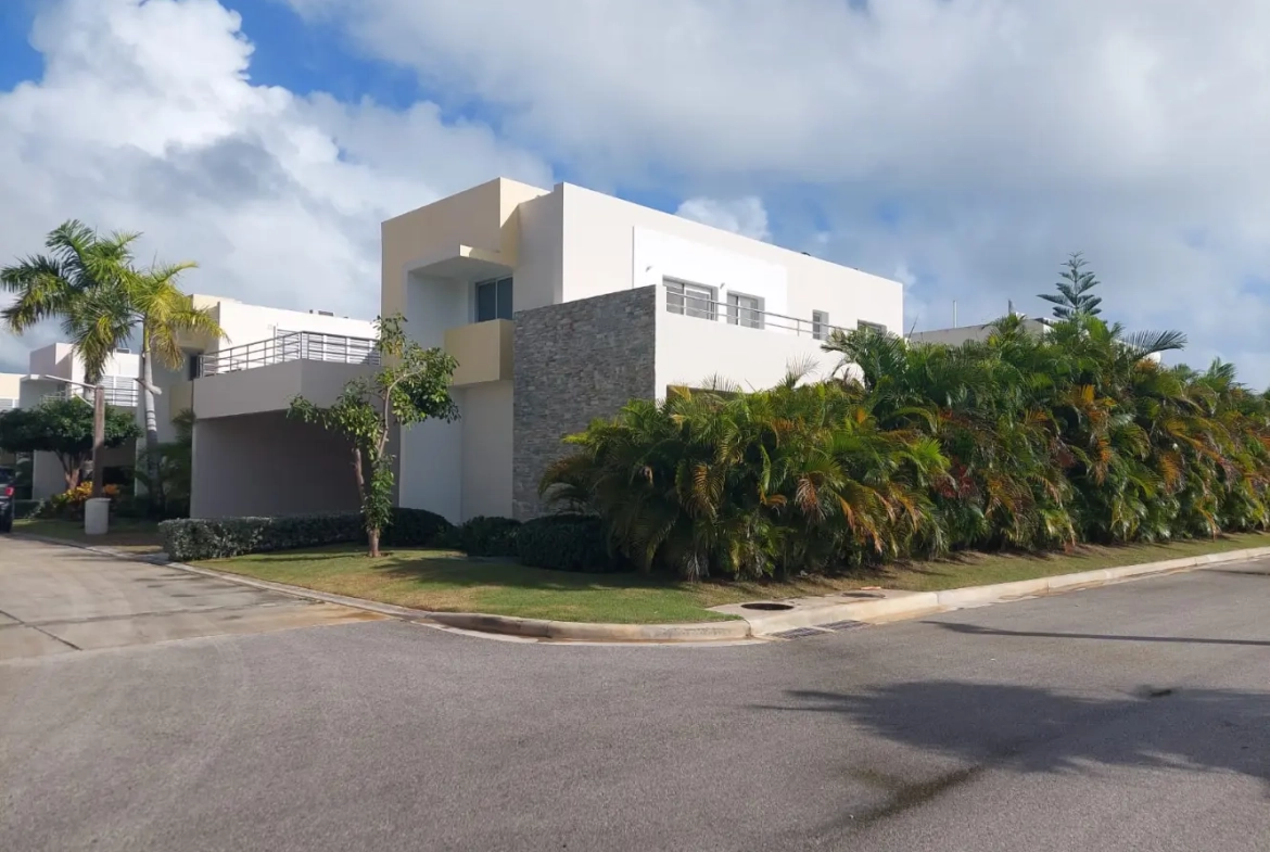 San Juan Lakes, Maison de trois chambres à vendre à Punta Cana