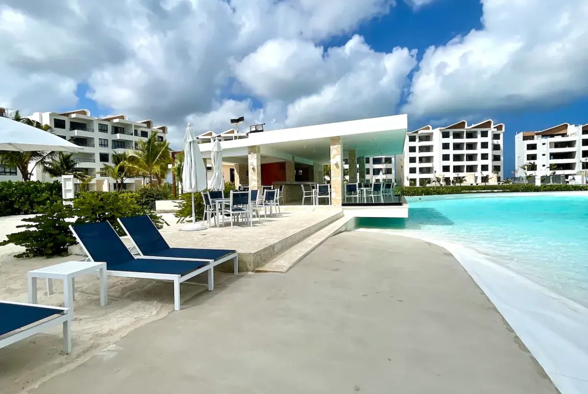 La Playa, Se Vende Apartamento De Un Dormitorio En El Centro De Punta Cana Con Terraza