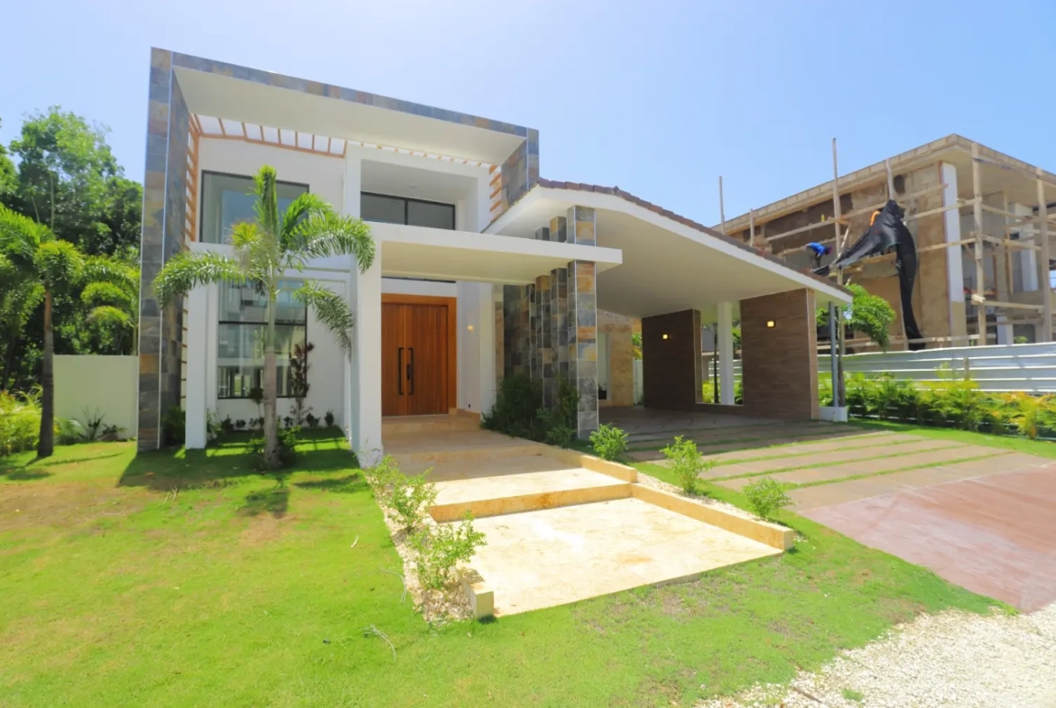 ID , Villa Palmareca , Four Bedroom Villa For Sale In Punta Cana Village With Balcony ()