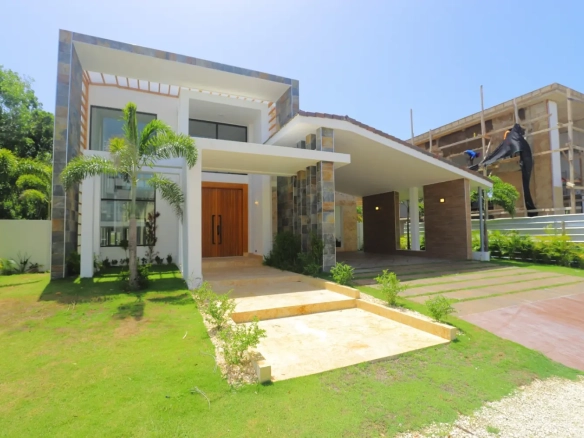 ID , Villa Palmareca , Four Bedroom Villa For Sale In Punta Cana Village With Balcony ()