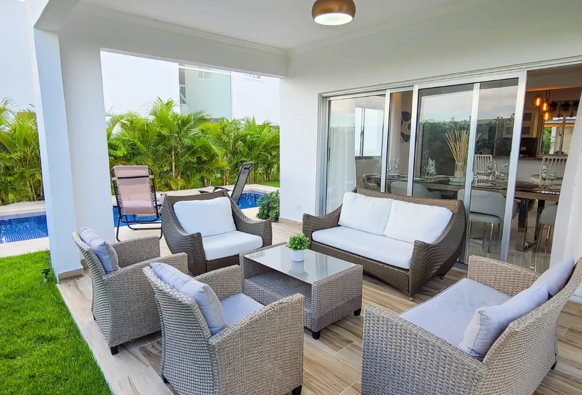 Se Vende Lujosa Villa De Tres Habitaciones En Verón, Punta Cana