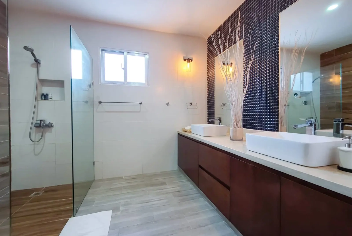 Se Vende Lujosa Villa De Tres Habitaciones En Verón, Punta Cana