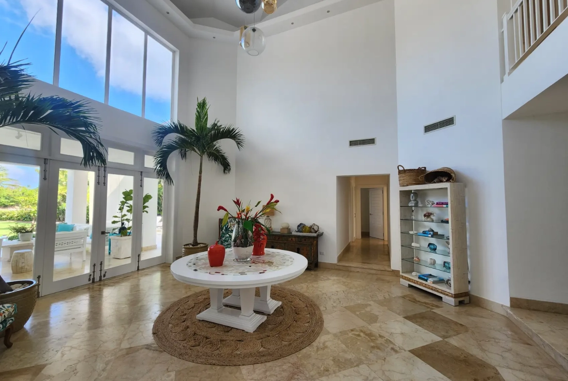 ID , Tortuga, Eight Bedroom Villa For Sale in Punta Cana Resort and Club ()
