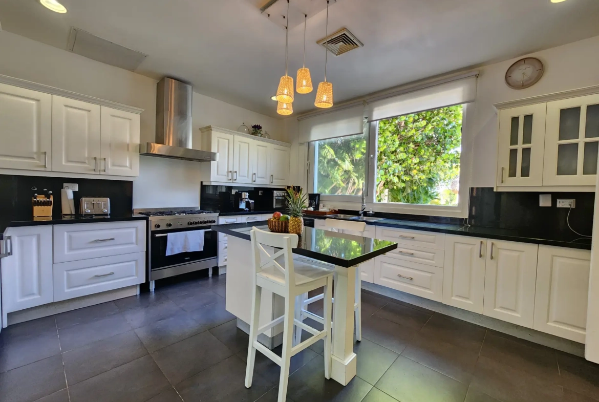ID , Tortuga, Eight Bedroom Villa For Sale in Punta Cana Resort and Club ()