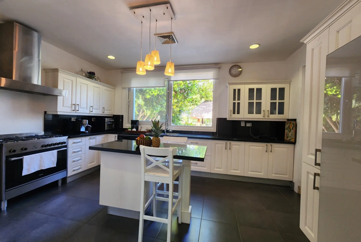 ID , Tortuga, Eight Bedroom Villa For Sale in Punta Cana Resort and Club ()