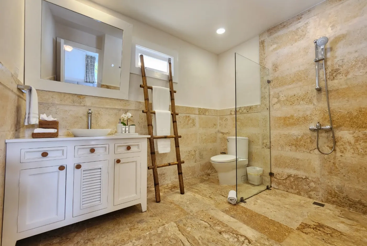 ID , Tortuga, Eight Bedroom Villa For Sale in Punta Cana Resort and Club ()