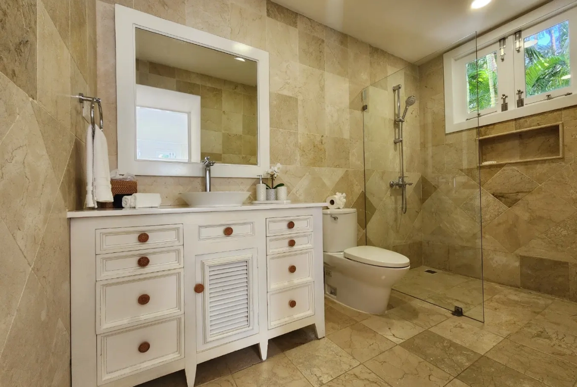 ID , Tortuga, Eight Bedroom Villa For Sale in Punta Cana Resort and Club ()