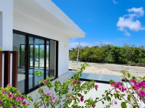 Leucaena, Villa de Cuatro Habitaciones en Venta en Punta Cana Village, República Dominicana