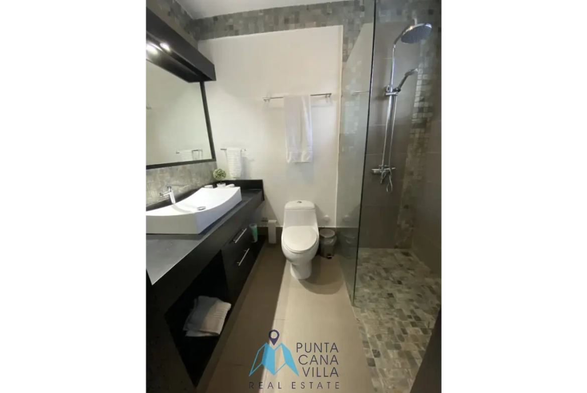 Condo meublé de deux chambres à vendre à Punta Cana Village