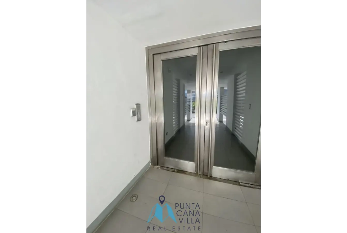 Condo meublé de deux chambres à vendre à Punta Cana Village