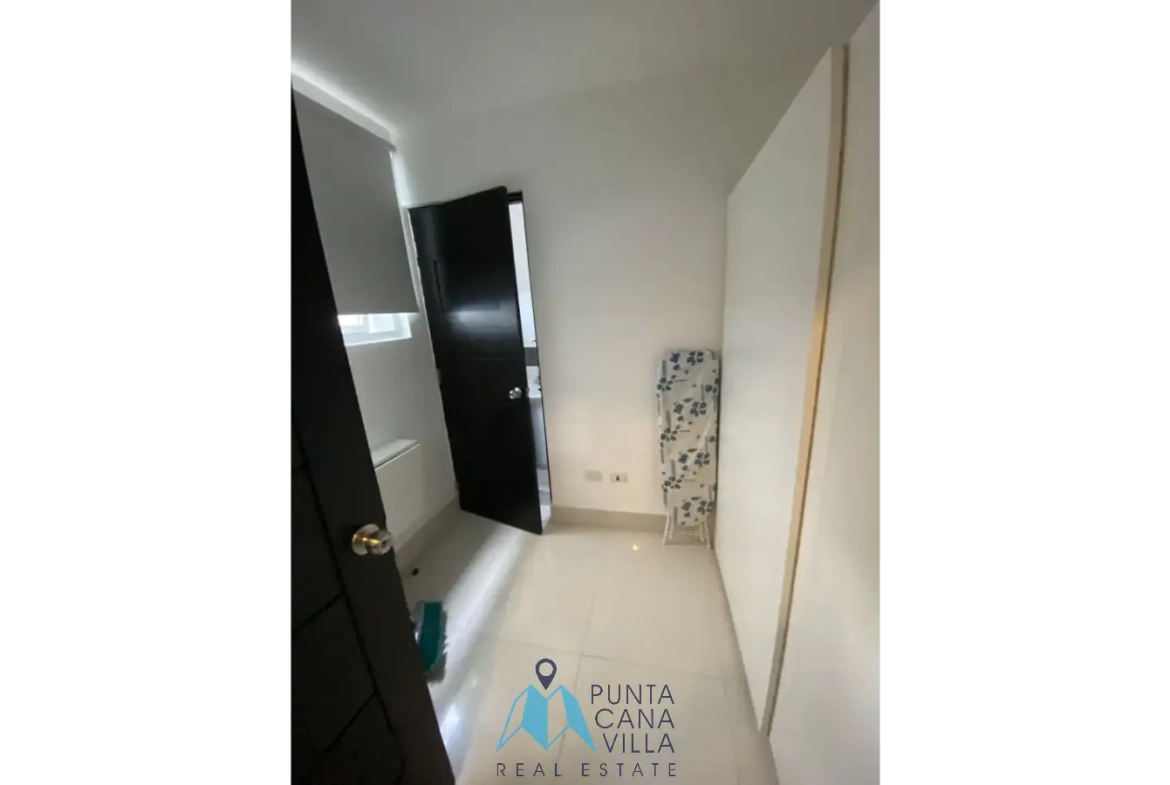Condo meublé de deux chambres à vendre à Punta Cana Village