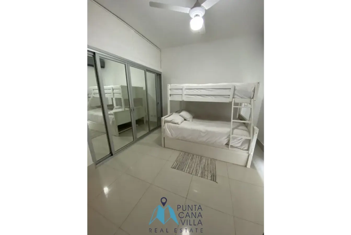 Condo meublé de deux chambres à vendre à Punta Cana Village