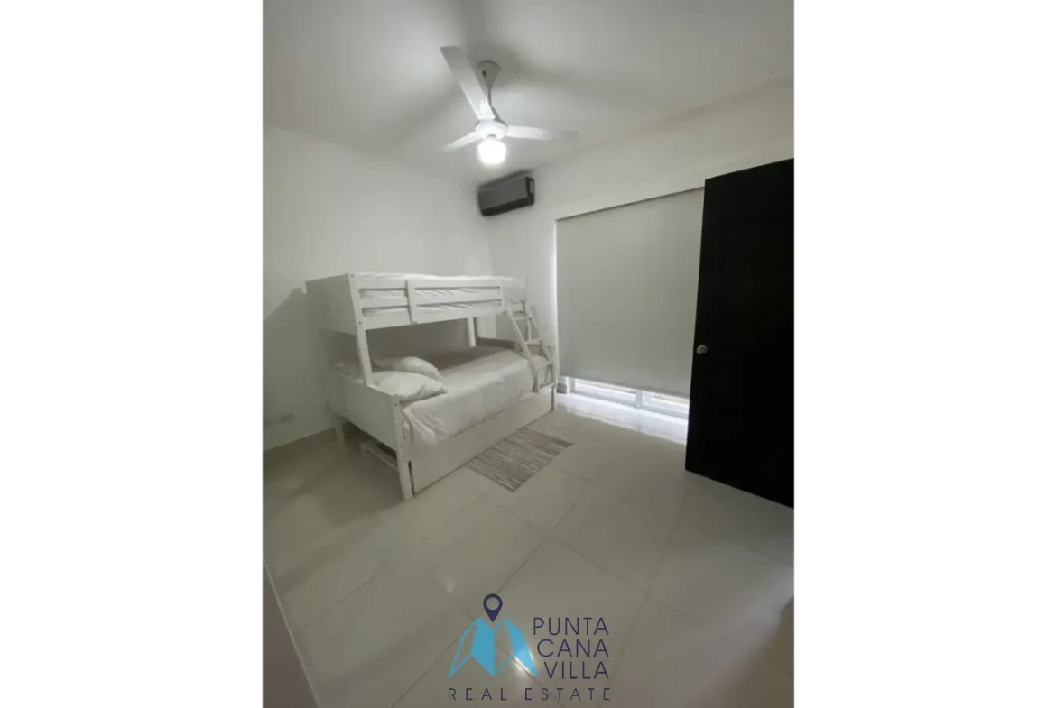 Condo meublé de deux chambres à vendre à Punta Cana Village