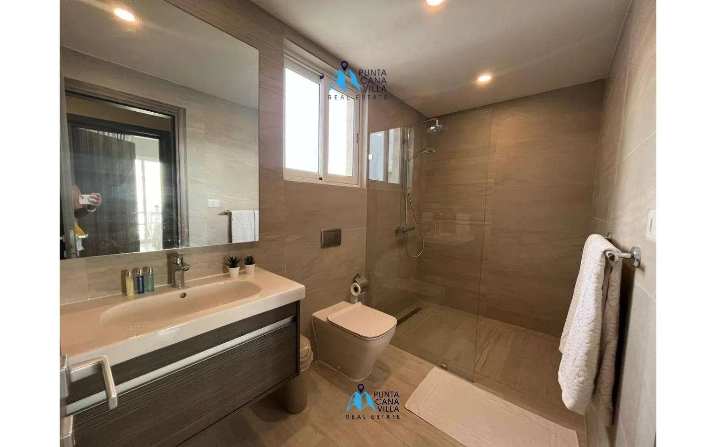 Cana Bay One bedroom apartment for sale in Bavaro Punta Cana () Cana Bay One bedroom apartment for sale in Bavaro Punta Cana ()