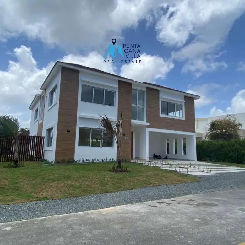 Village West four bedroom villa for sale in Punta Cana Village ()