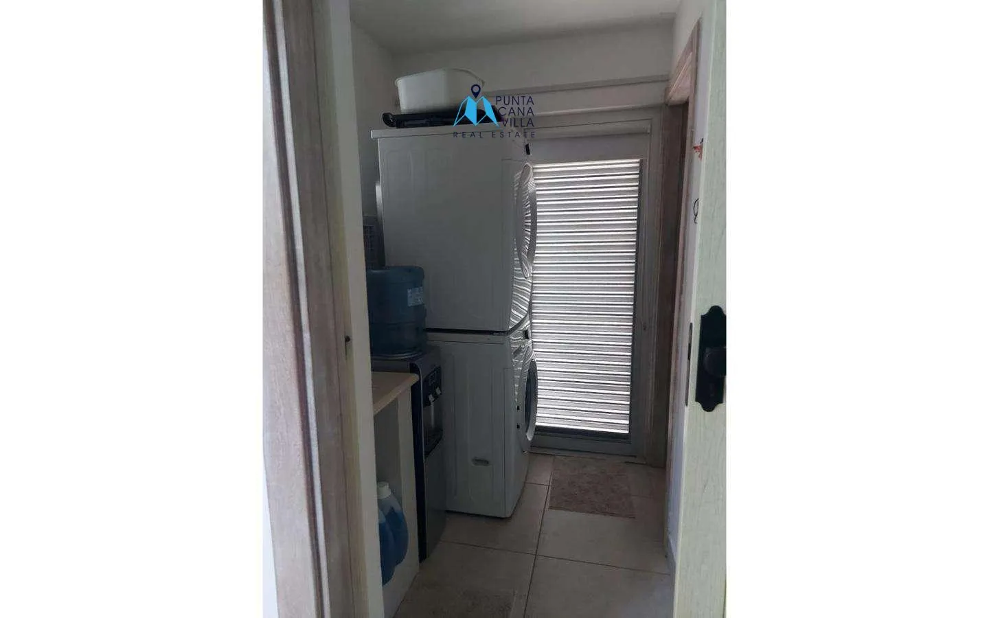 Condo spacieux de trois chambres à coucher à vendre dans le village de Punta Cana
