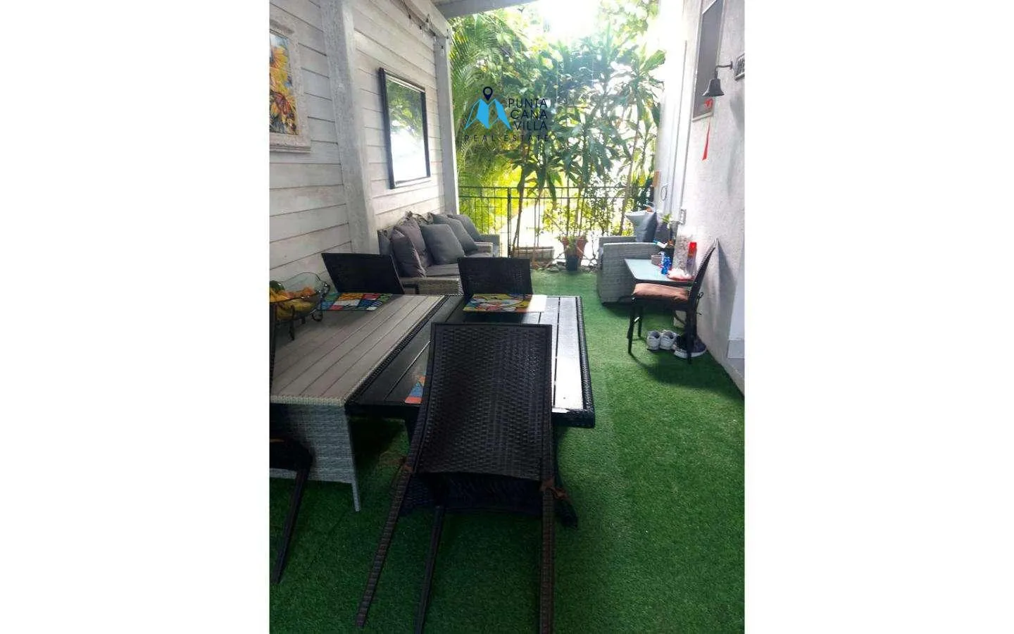 Condo spacieux de trois chambres à coucher à vendre dans le village de Punta Cana