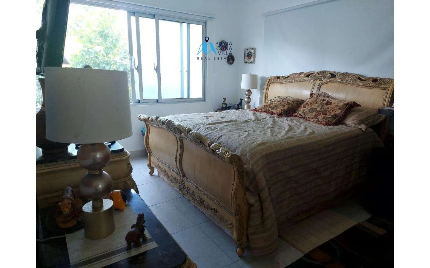 Condo spacieux de trois chambres à coucher à vendre dans le village de Punta Cana