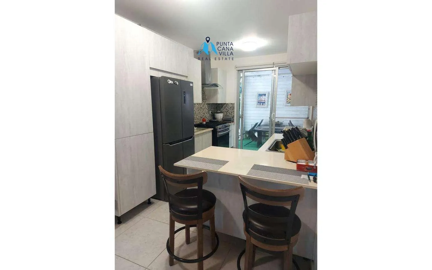 Condo spacieux de trois chambres à coucher à vendre dans le village de Punta Cana