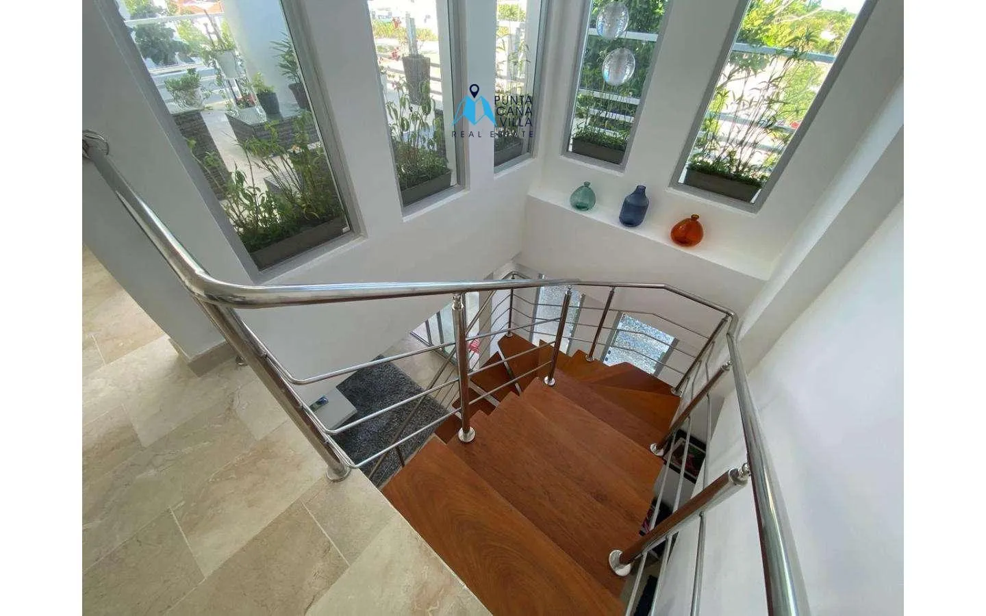 Three bedroom furnished penthouse for sale in Punta Cana Village () Three bedroom furnished penthouse for sale in Punta Cana Village ()