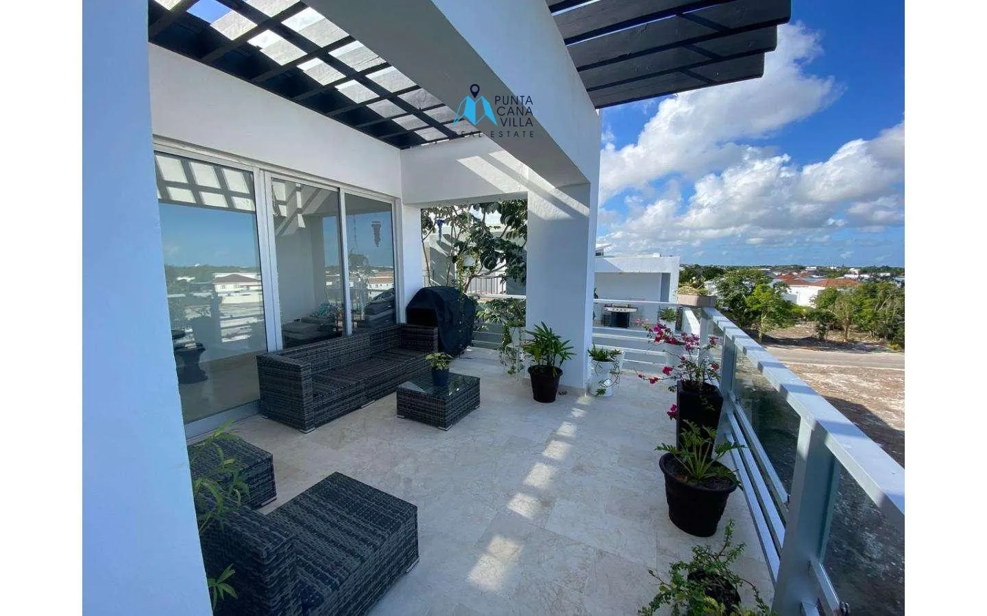 Three bedroom furnished penthouse for sale in Punta Cana Village () Three bedroom furnished penthouse for sale in Punta Cana Village ()