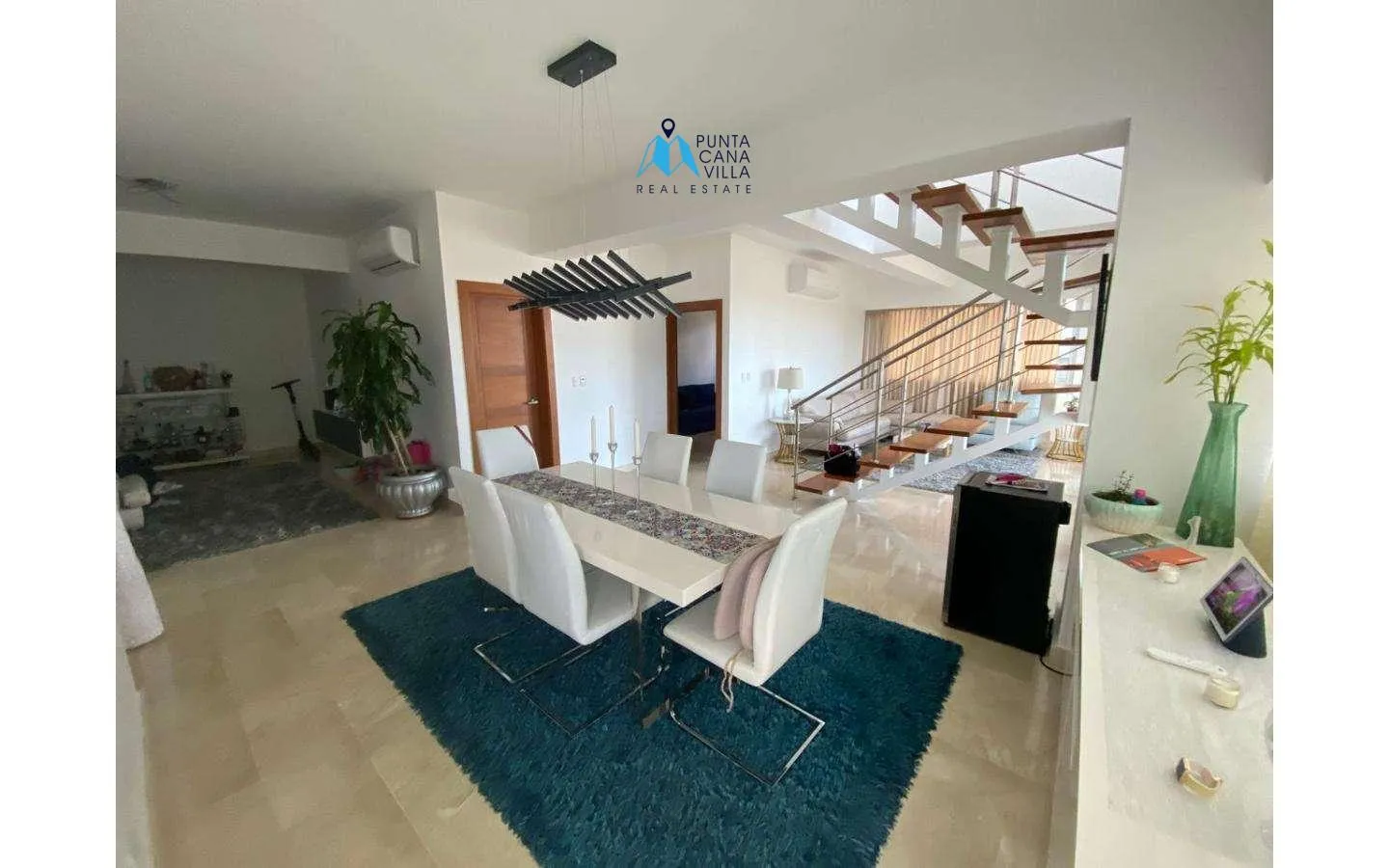 Three bedroom furnished penthouse for sale in Punta Cana Village () Three bedroom furnished penthouse for sale in Punta Cana Village ()
