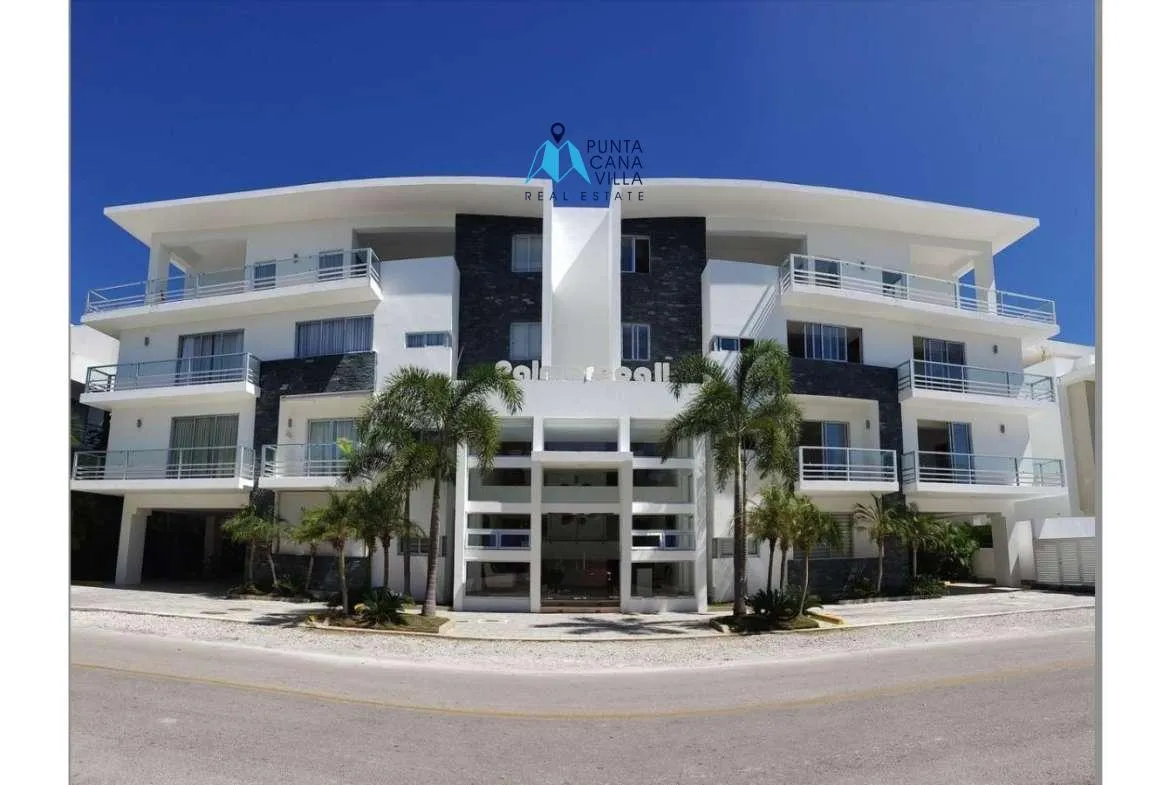 Three bedroom furnished penthouse for sale in Punta Cana Village ()