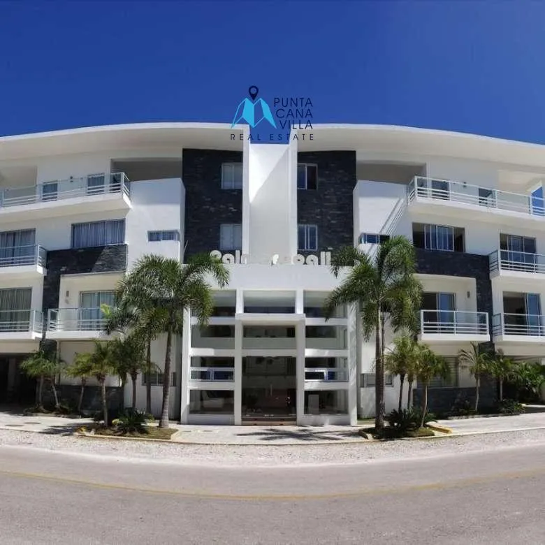 Three bedroom furnished penthouse for sale in Punta Cana Village ()