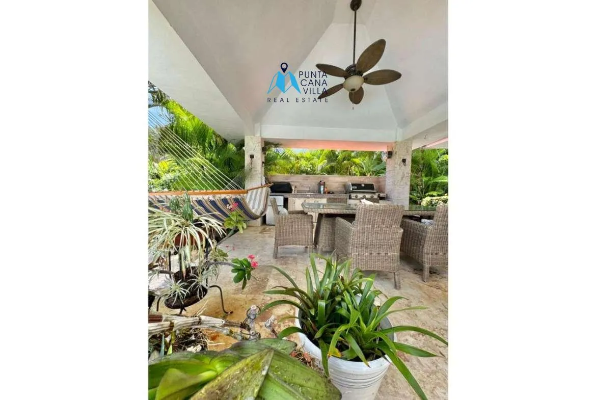 Cocotal Four Bedroom Villa For Sale In Bavaro ()
