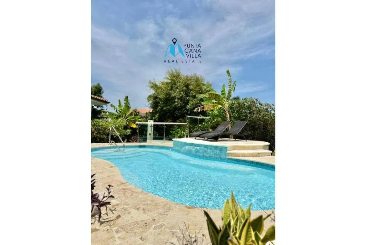 Cocotal Four Bedroom Villa For Sale In Bavaro ()