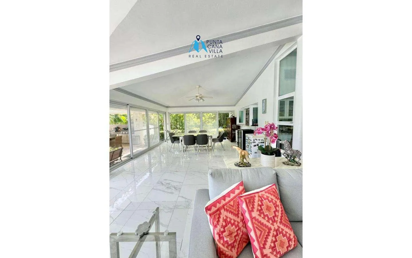Cocotal, Villa de cuatro habitaciones en venta en Bávaro