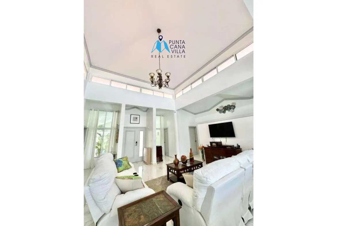 Cocotal Four Bedroom Villa For Sale In Bavaro ()
