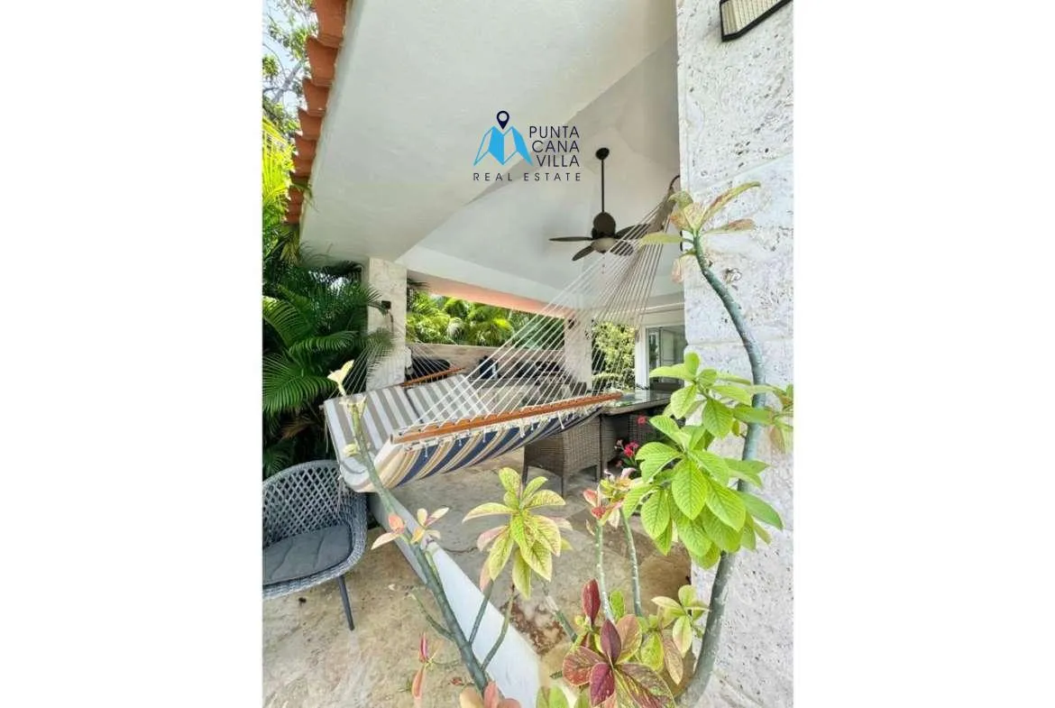 Cocotal Four Bedroom Villa For Sale In Bavaro ()