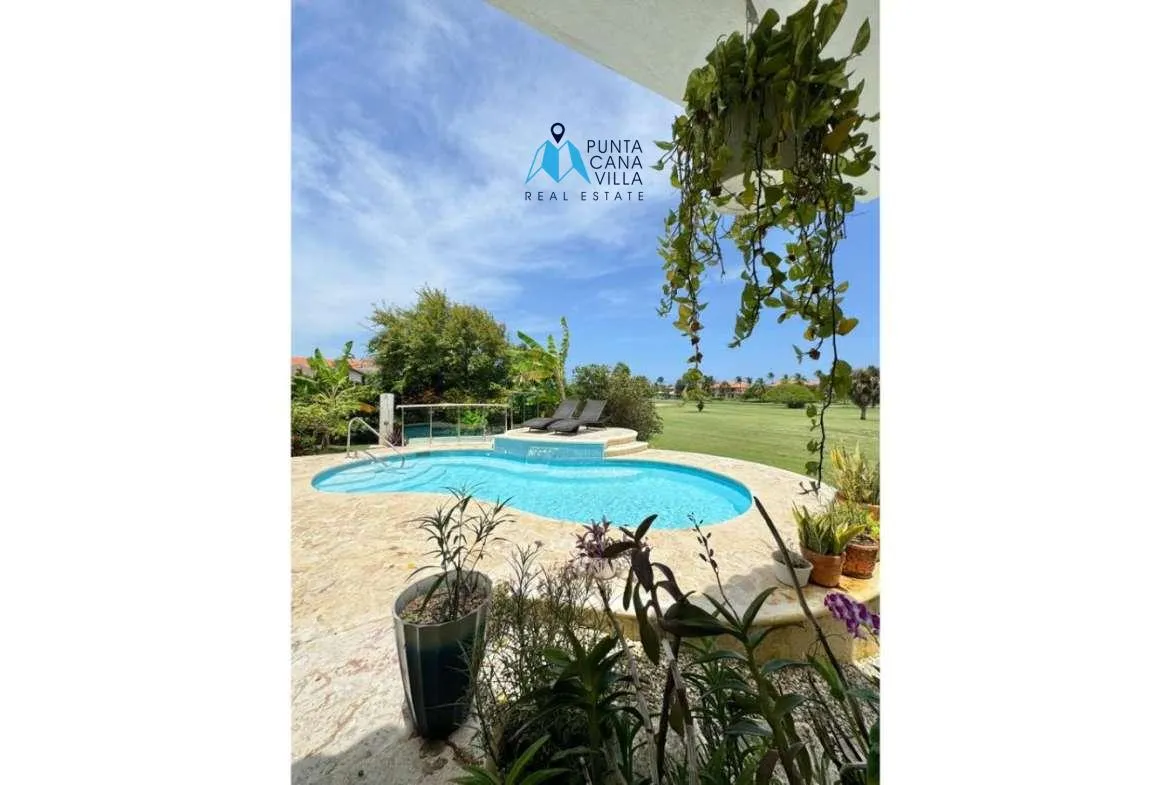 Cocotal Four Bedroom Villa For Sale In Bavaro ()