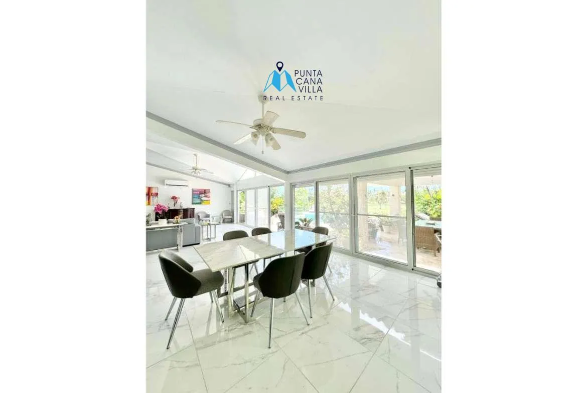 Cocotal Four Bedroom Villa For Sale In Bavaro ()
