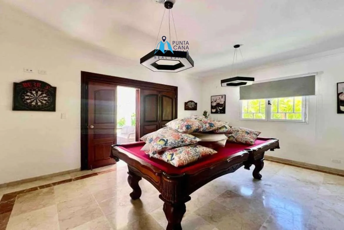 Cocotal Four bedroom villa for sale in Bavaro ()