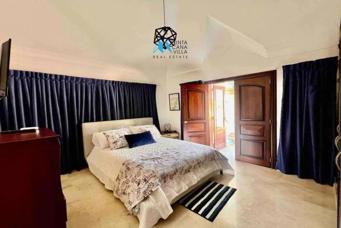 Cocotal Four bedroom villa for sale in Bavaro ()