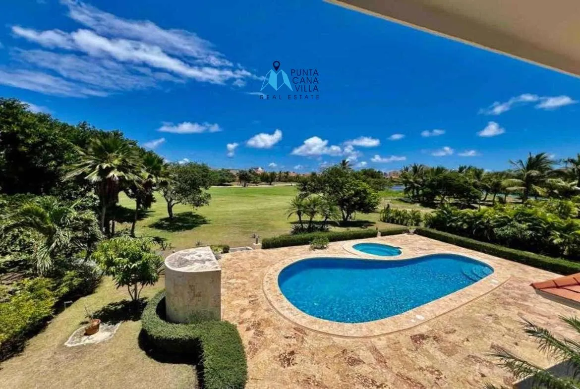 Cocotal Four bedroom villa for sale in Bavaro ()