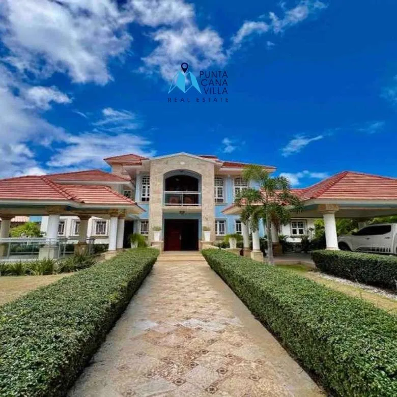 Cocotal Four bedroom villa for sale in Bavaro ()