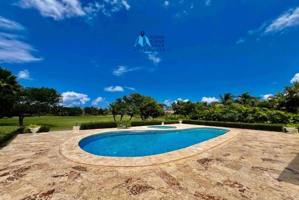 Cocotal Four bedroom villa for sale in Bavaro ()