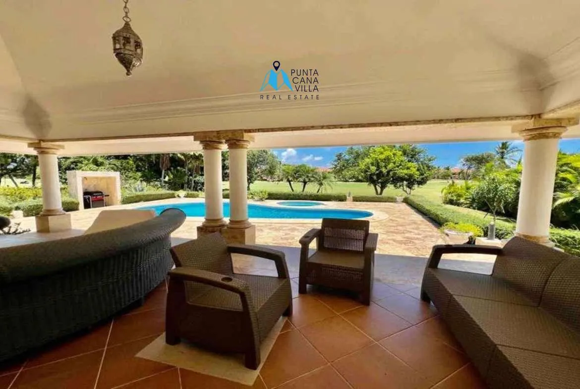 Cocotal Four bedroom villa for sale in Bavaro ()