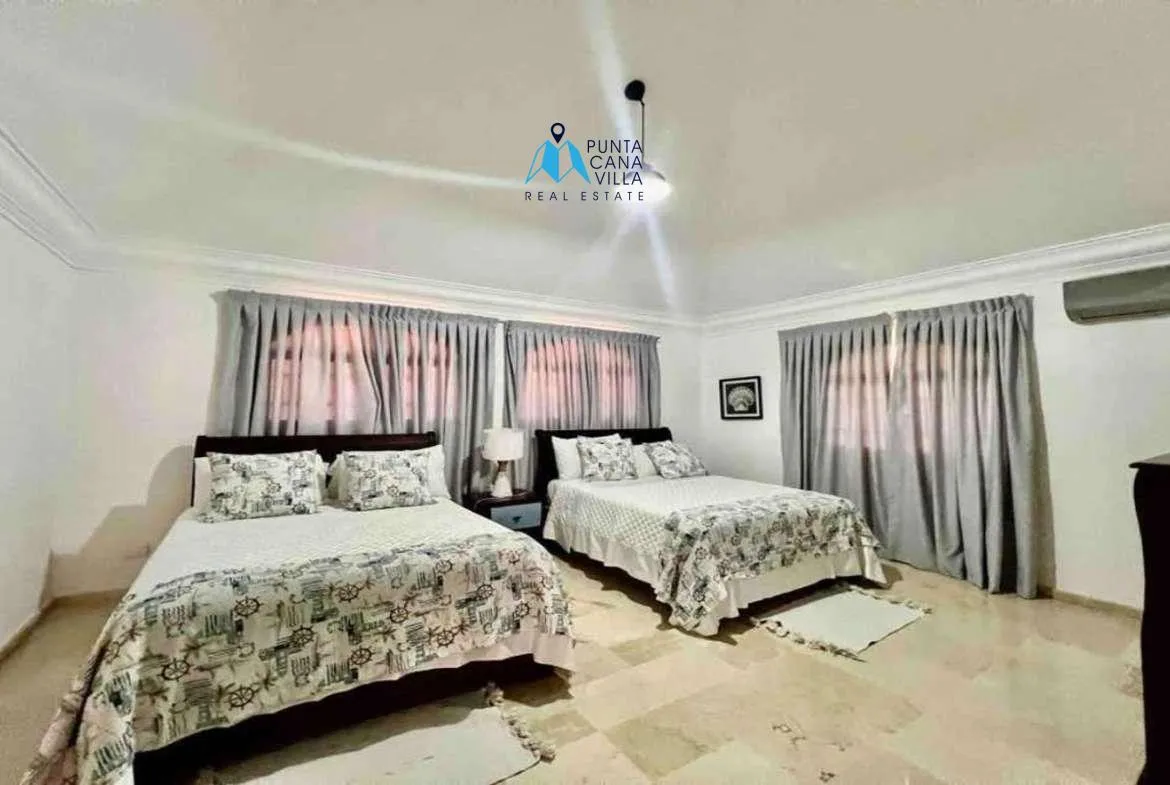 Cocotal Four bedroom villa for sale in Bavaro ()