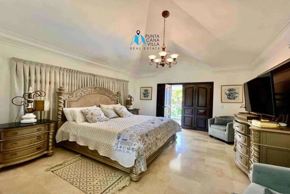 Cocotal Four bedroom villa for sale in Bavaro ()
