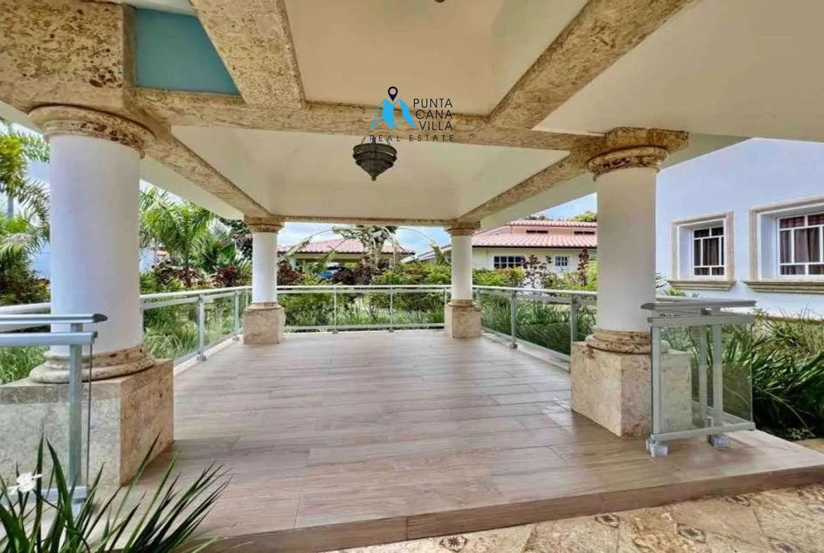 Cocotal Four bedroom villa for sale in Bavaro ()