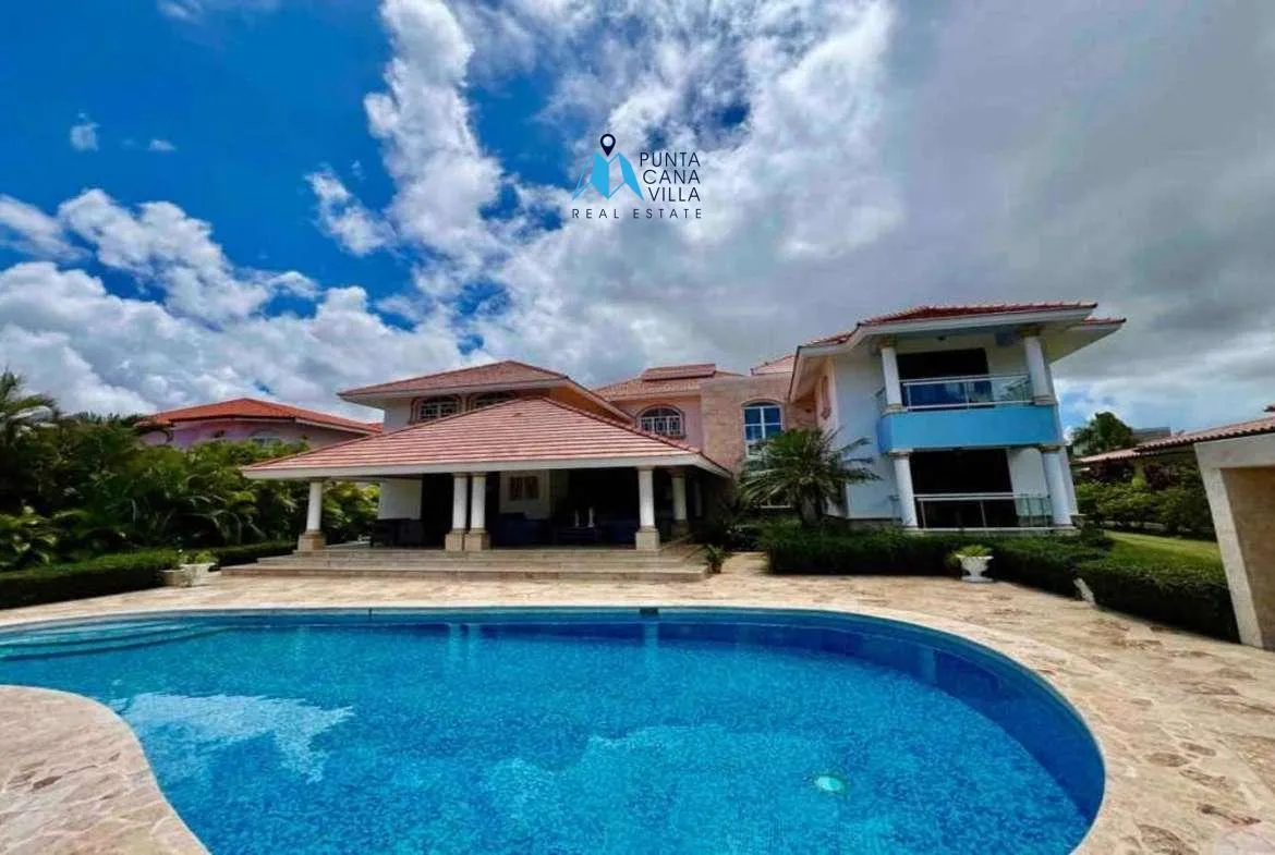 Cocotal Four bedroom villa for sale in Bavaro ()