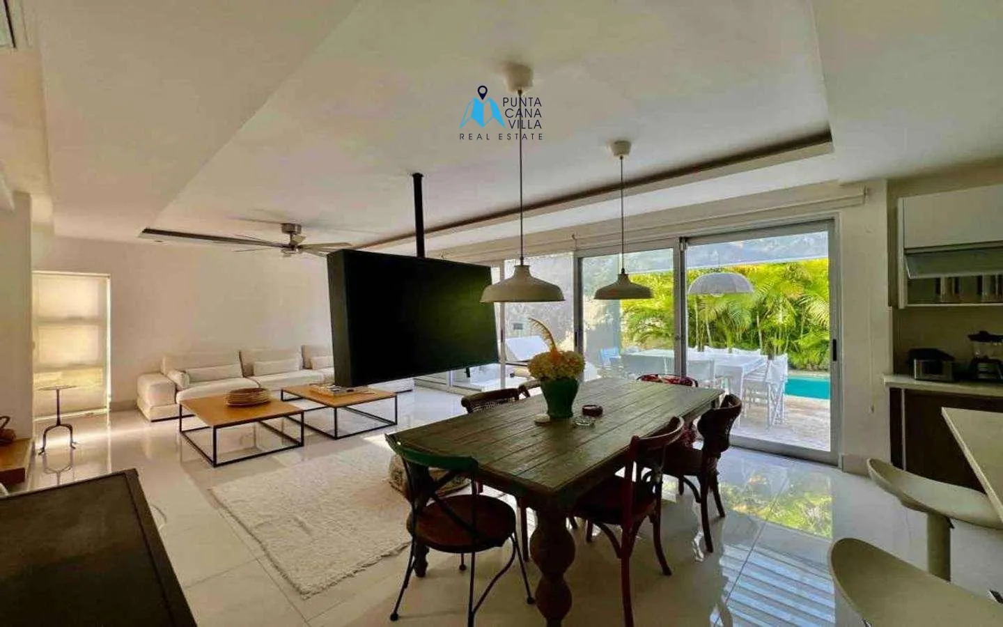 Bávaro, Villa de Tres Habitaciones En Venta En El Centro De Punta Cana