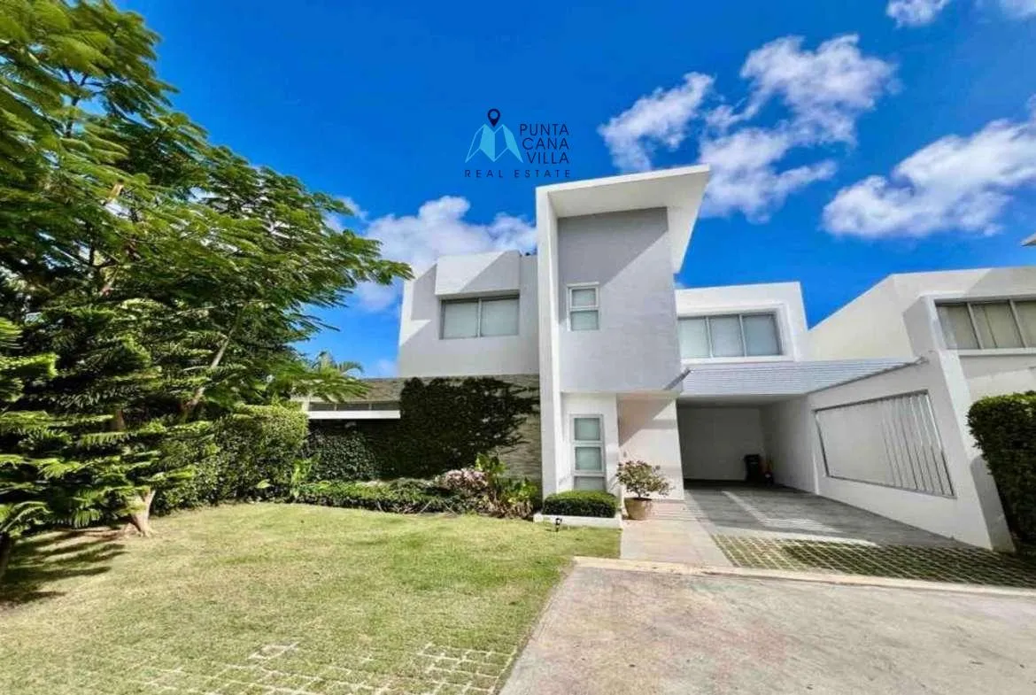 Bavaro Three bedroom villa for sale in Downtown Punta Cana ()